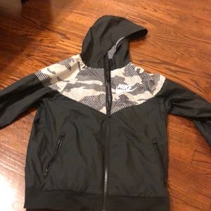 Boys Nike windbreaker jacket size medium EUC